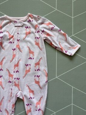 Simple joys|Baby girl/toddler Giraffe Print onesie footies,novelty print•••18M